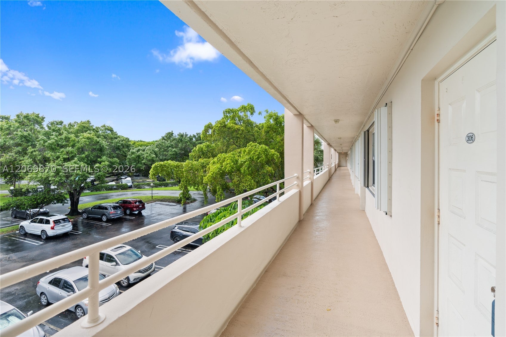 3970 Oaks Clubhouse Dr 306, Pompano Beach FL 33069