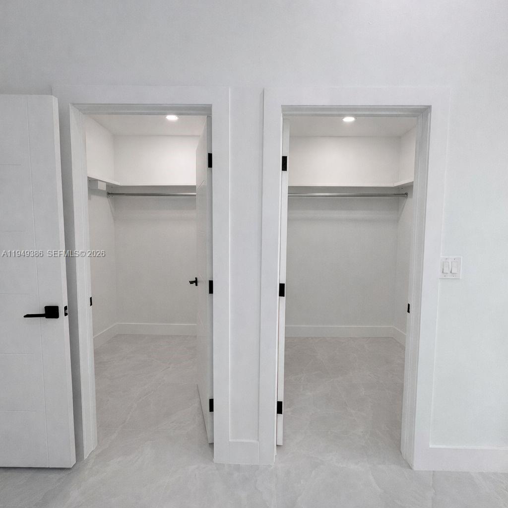 GOLDEN GATE EST U - Residential