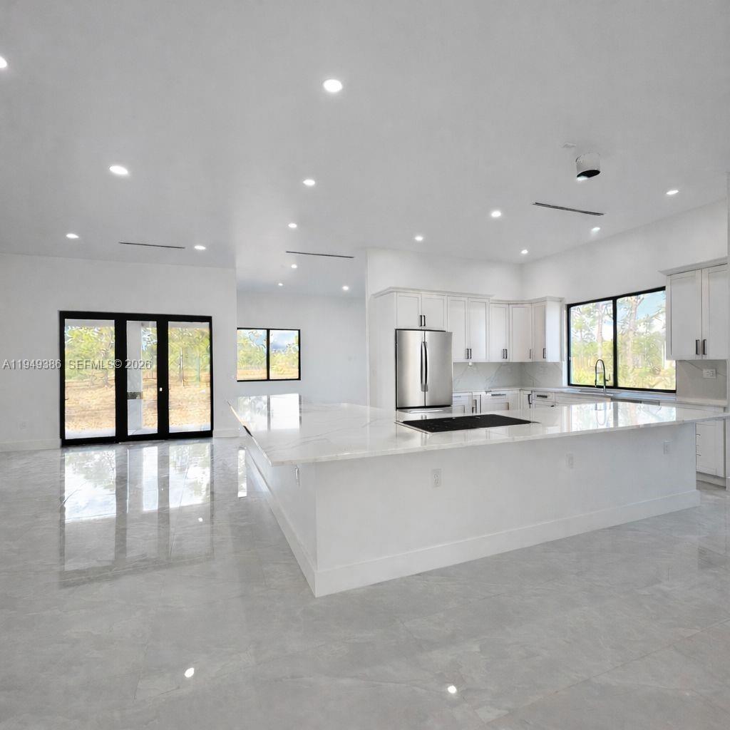 GOLDEN GATE EST U - Residential