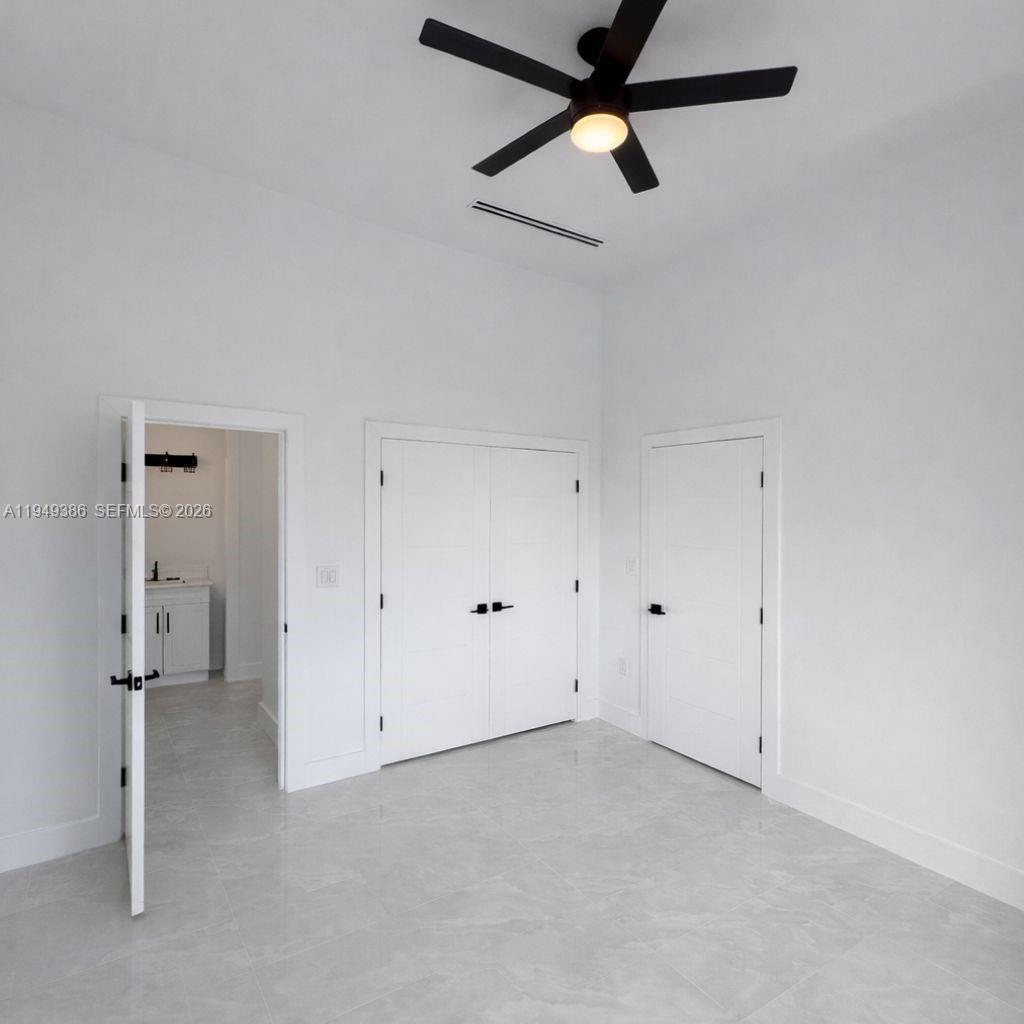 GOLDEN GATE EST U - Residential