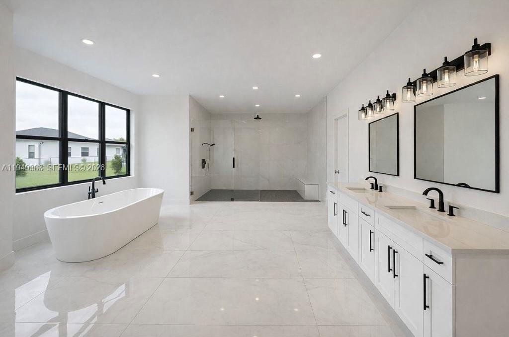 GOLDEN GATE EST U - Residential