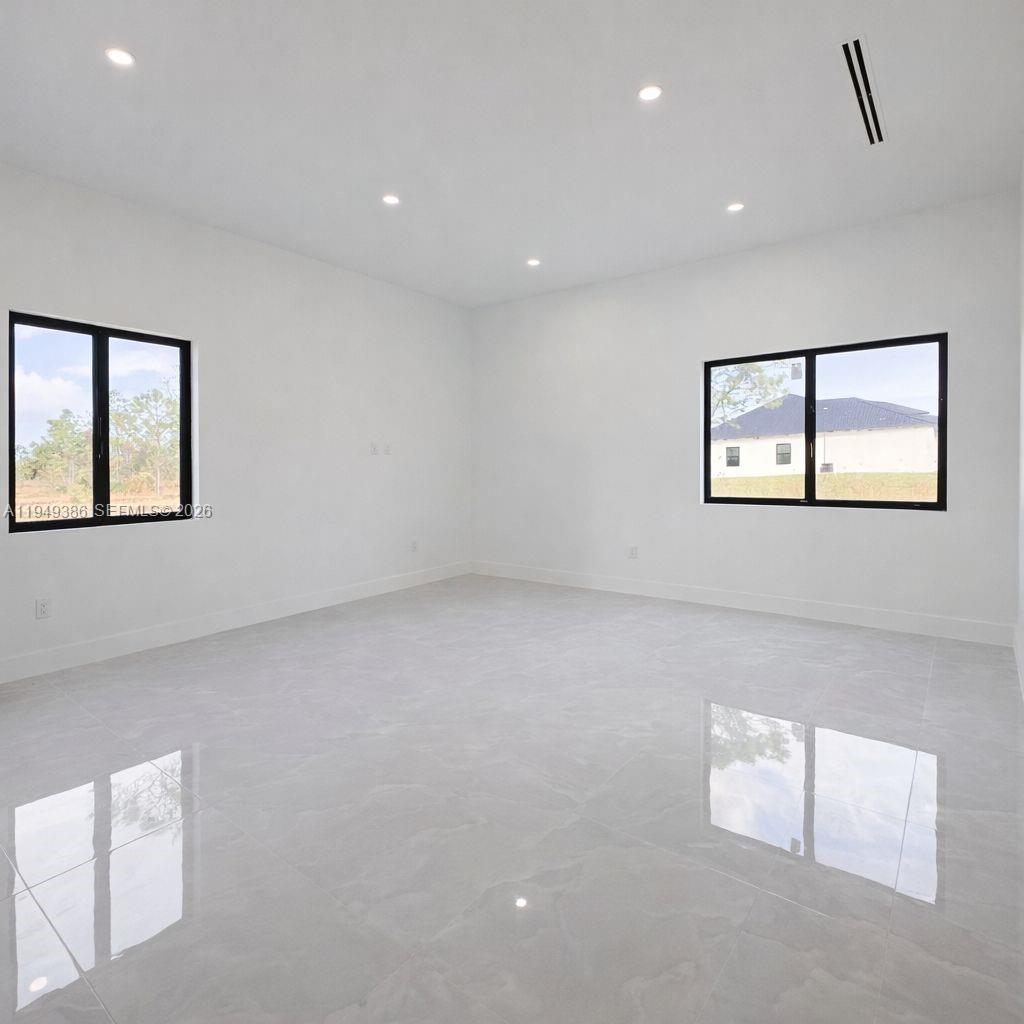 GOLDEN GATE EST U - Residential