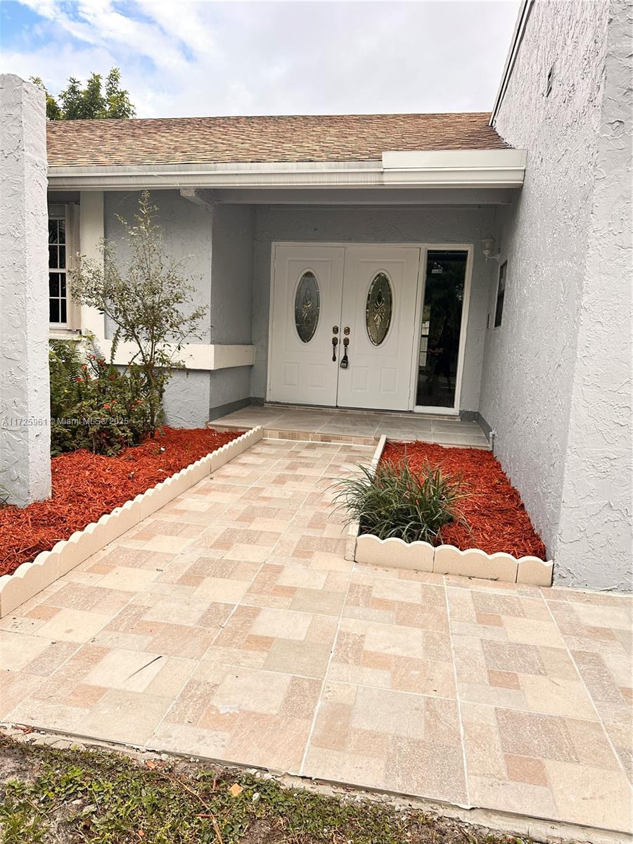 BEAUTIFUL FULLY RENOVATED 4/2 with 2 CAR GARAGE LOCATED IN A DESIRABLE NEIGHBORHOOD! This stunning home is packed with modern upgrades and exceptional design, offering comfort and style for your family.
NEWLY UPDATED KITCHEN: Solid wood cabinets, sleek granite countertops, and stainless steel appliances create the perfect space for culinary creativity. Brand-new wood flooring. UPDATED BATHROOMS. SPACIOUS LAYOUT. STYLISH ENTRYWAY. French doors. LARGE PAVED BACKYARD. POOL.
No HOA, ensuring a hassle-free experience.
Rapid application and approval process for qualified applicants.
This home is truly a rare find and wont stay on the market for long! Schedule your tour today and make this dream home your reality.