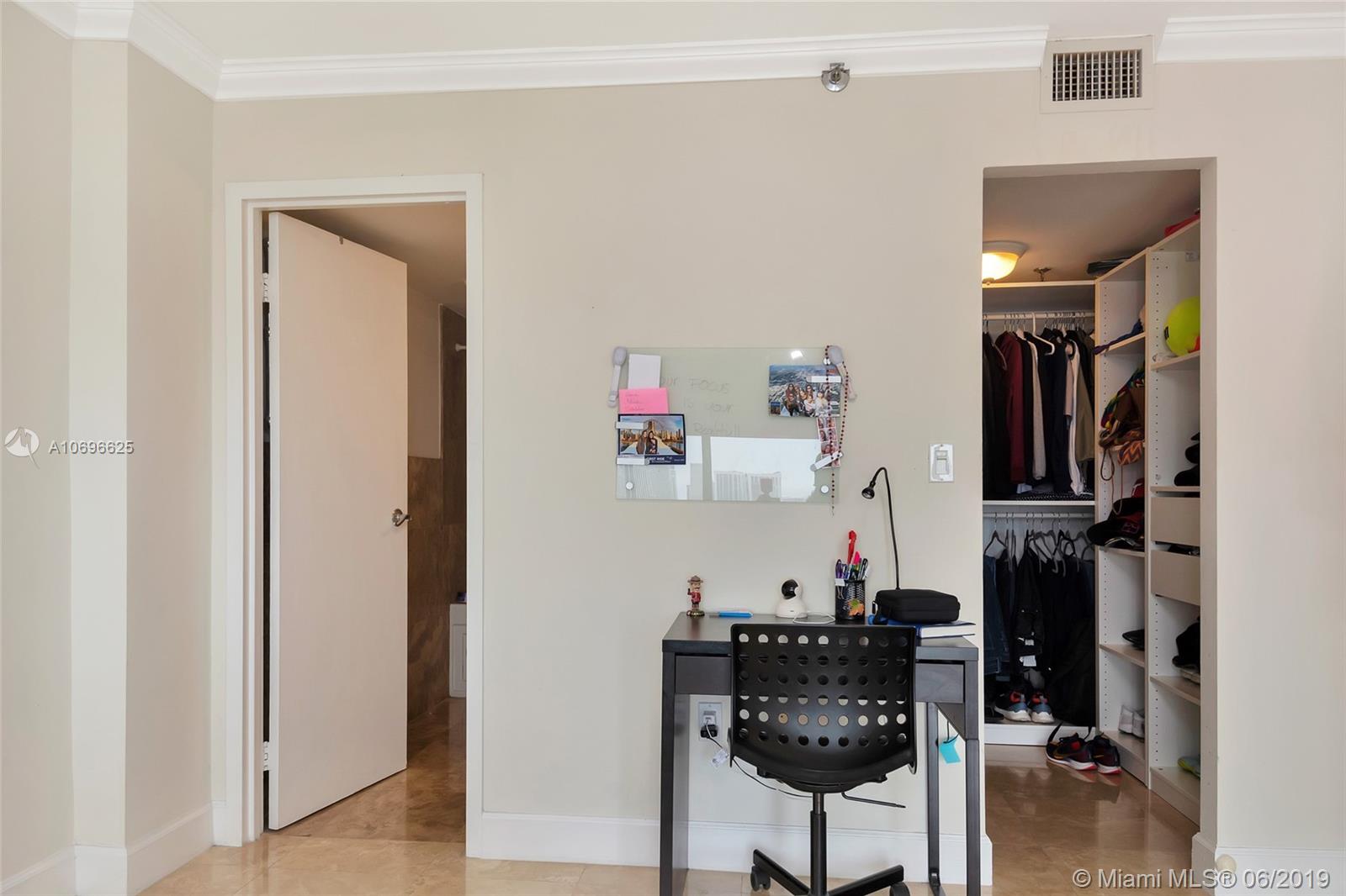 Venetian Condo - Residential Lease