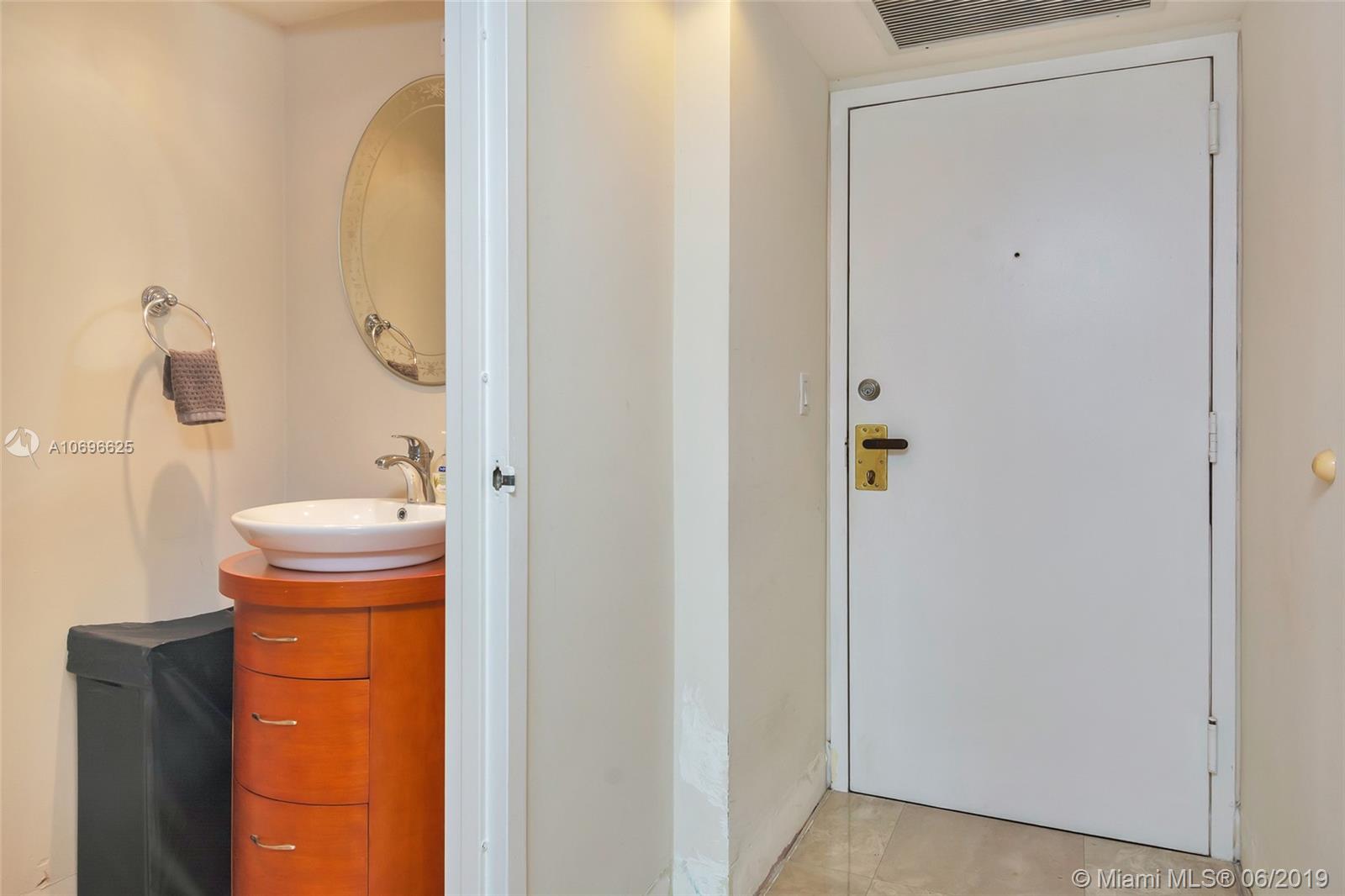 Venetian Condo - Residential Lease