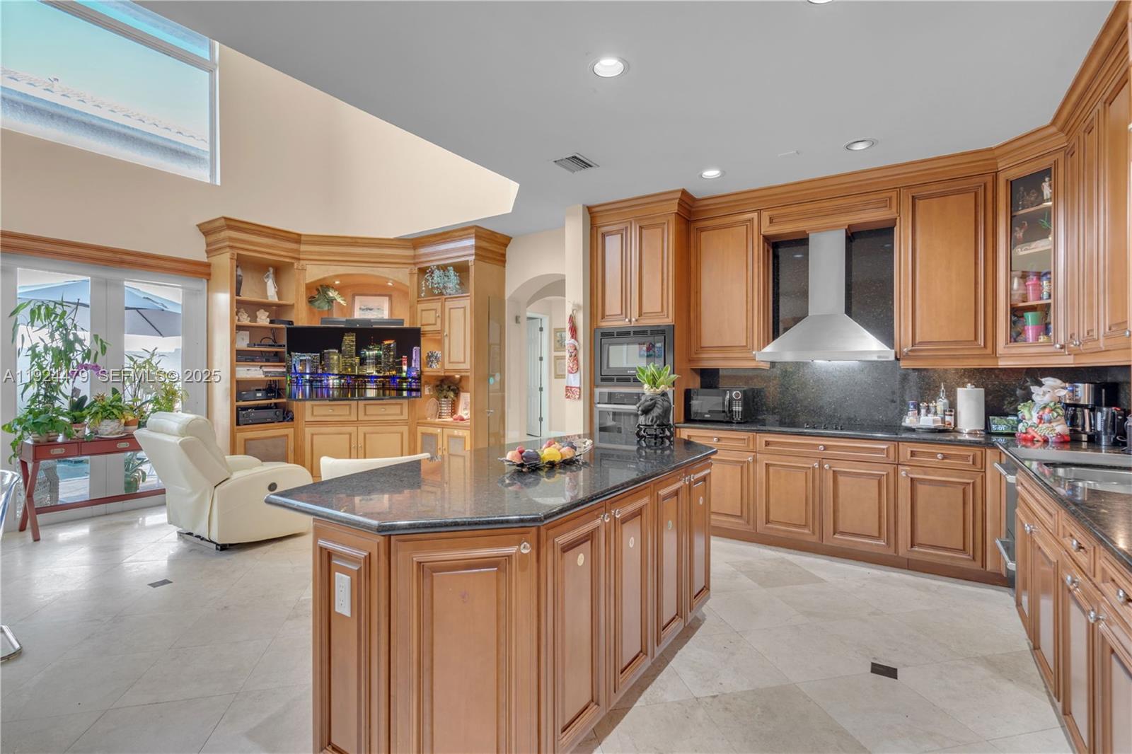 GOLDEN GATE ESTATES & MAR - Residential