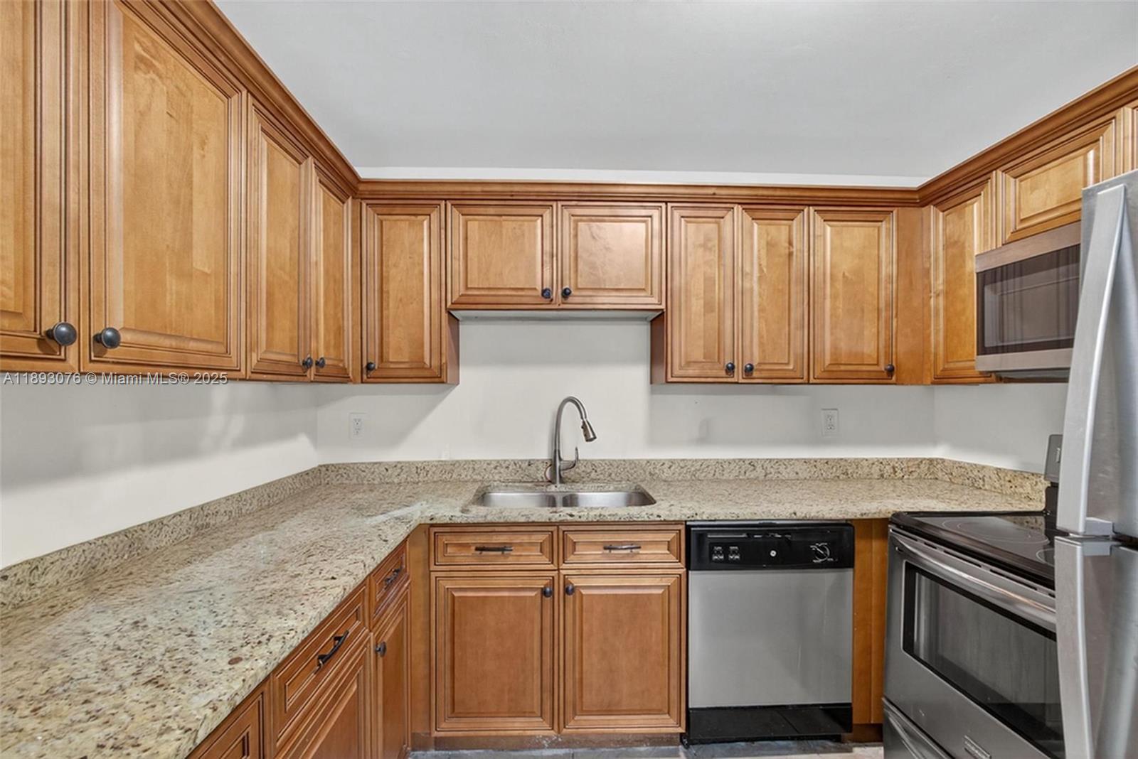 LAKE VIEW CONDO APTS - Residential