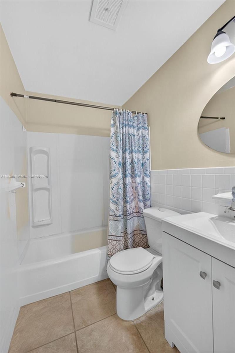 LAKE VIEW CONDO APTS - Residential