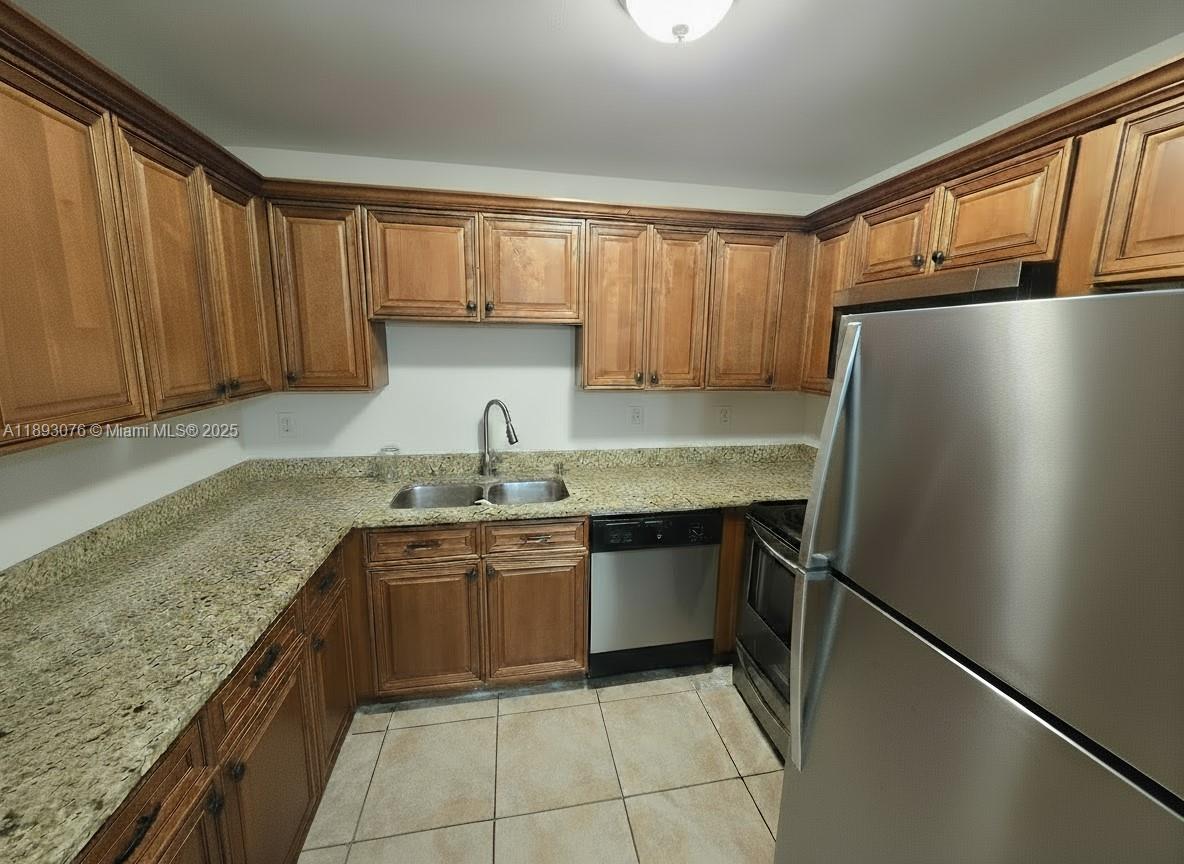 810 Lake Shore Dr 40
