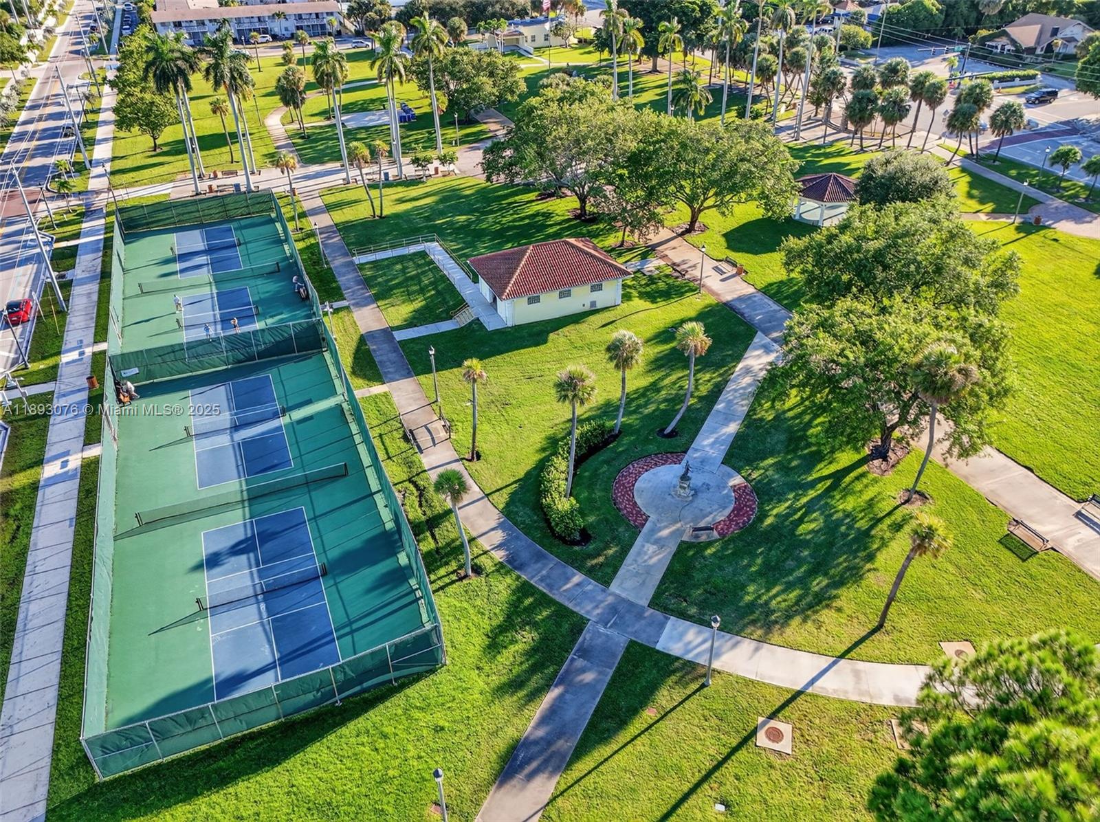 LAKE VIEW CONDO APTS - Residential