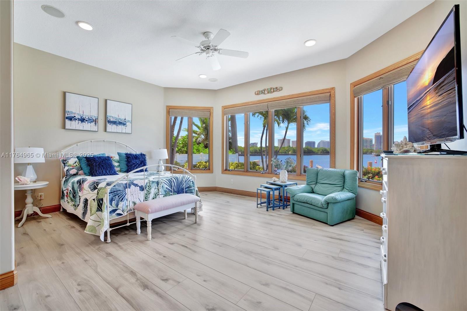 BEACH WAY HEIGHTS UNIT - Residential