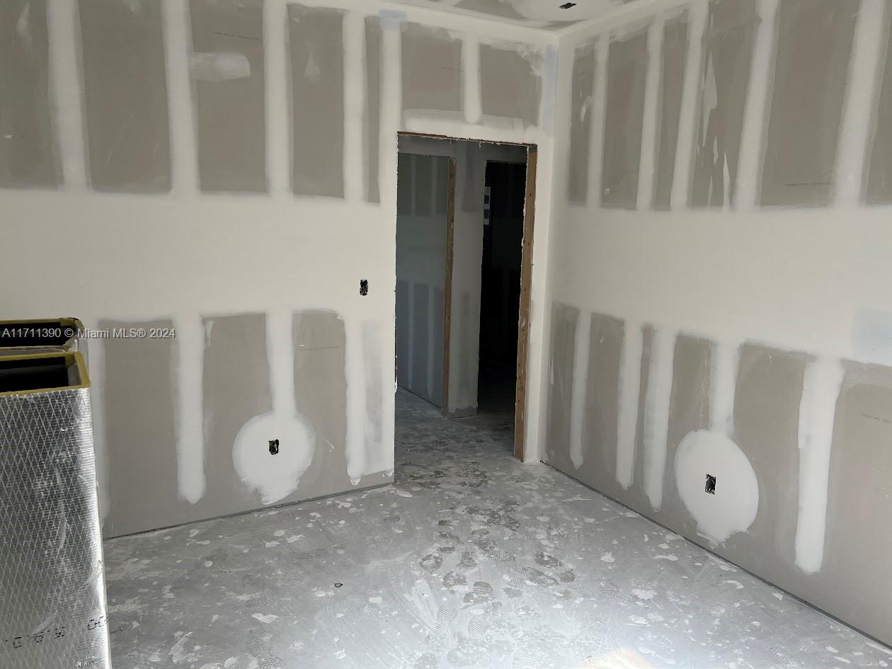 PINEWOOD PARK - Residential Income