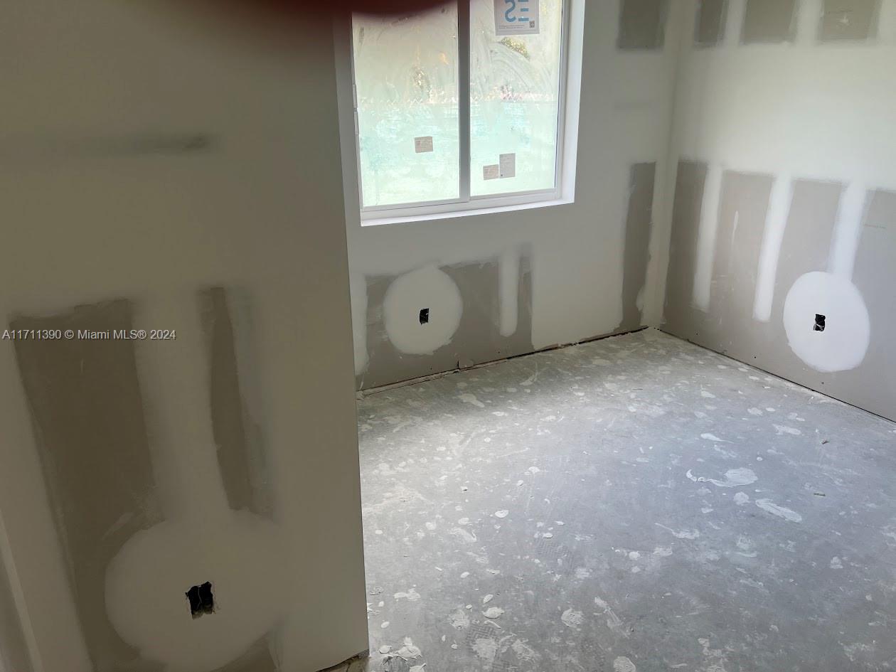 PINEWOOD PARK - Residential Income