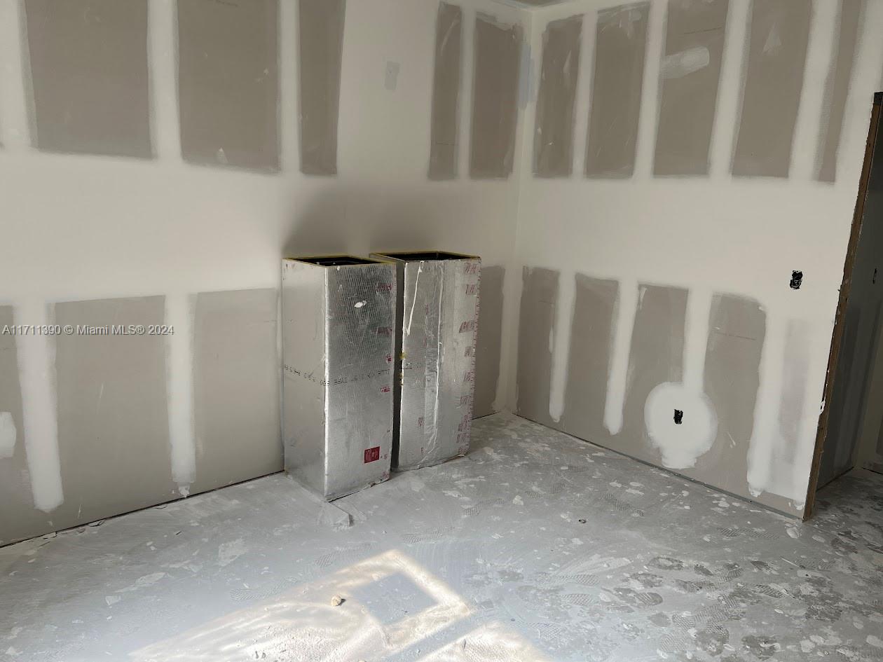 PINEWOOD PARK - Residential Income