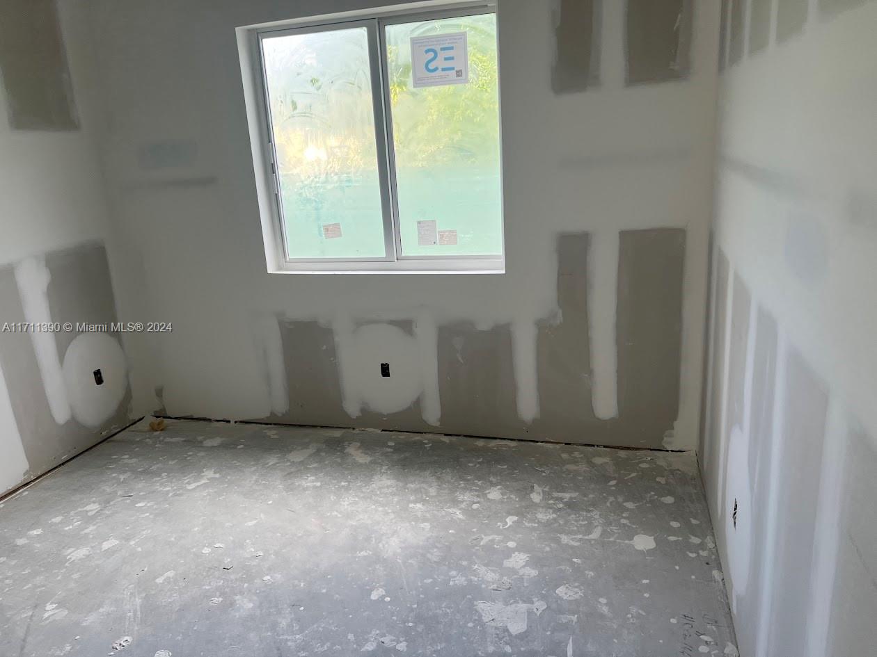 PINEWOOD PARK - Residential Income