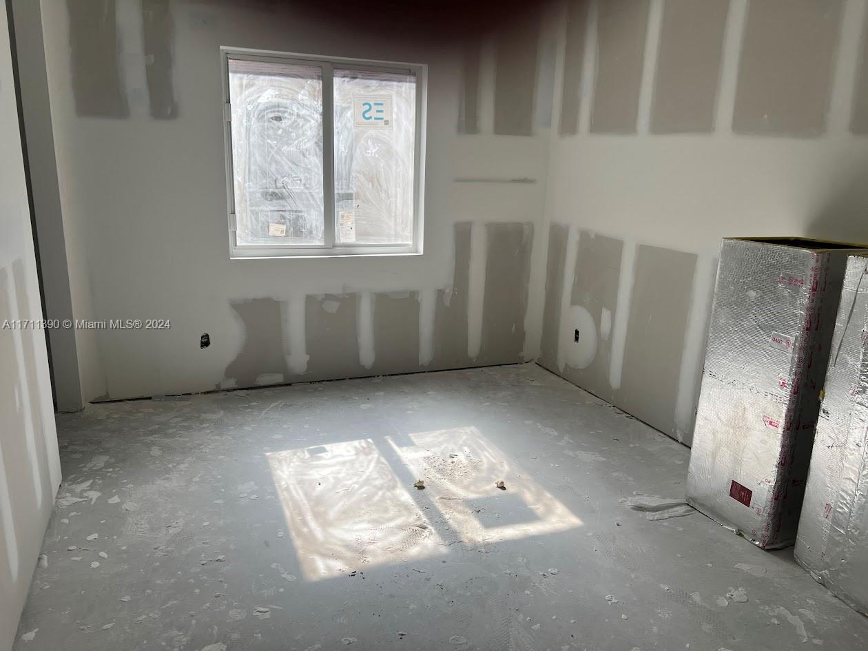 PINEWOOD PARK - Residential Income