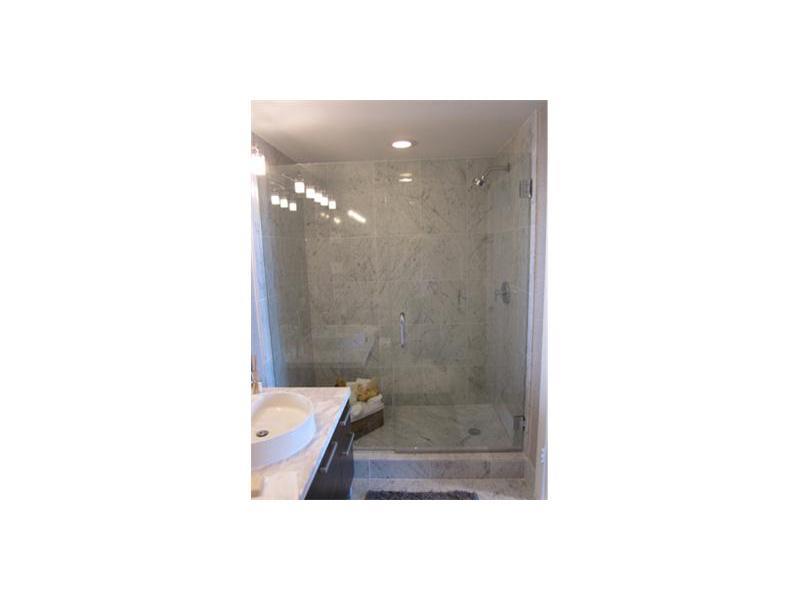 VIZCAYNE NORTH - Residential Lease