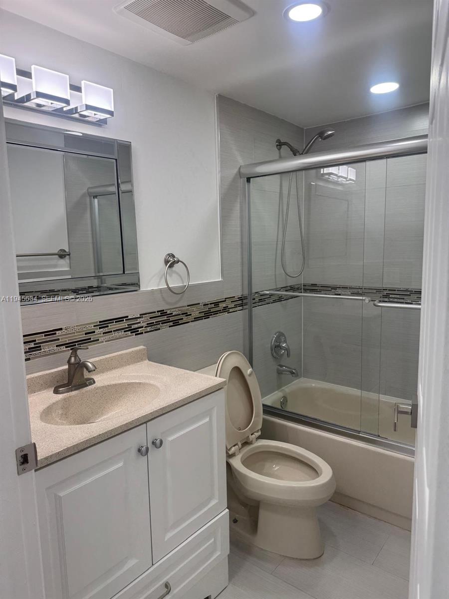 INTERNATIONAL PARK I COND - Residential Lease