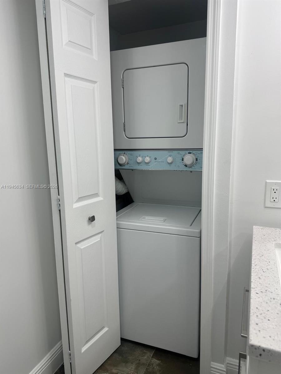 INTERNATIONAL PARK I COND - Residential Lease