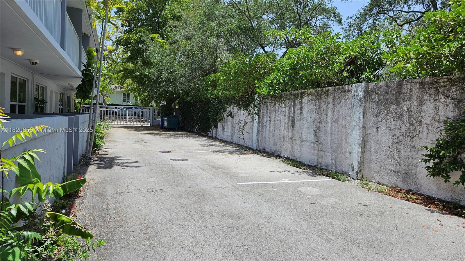 GROVE TOWNHOUSES CONDO - Residential