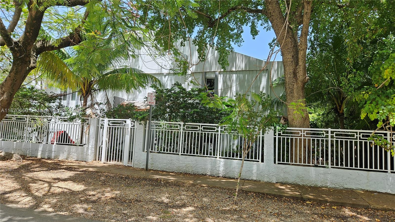 GROVE TOWNHOUSES CONDO - Residential