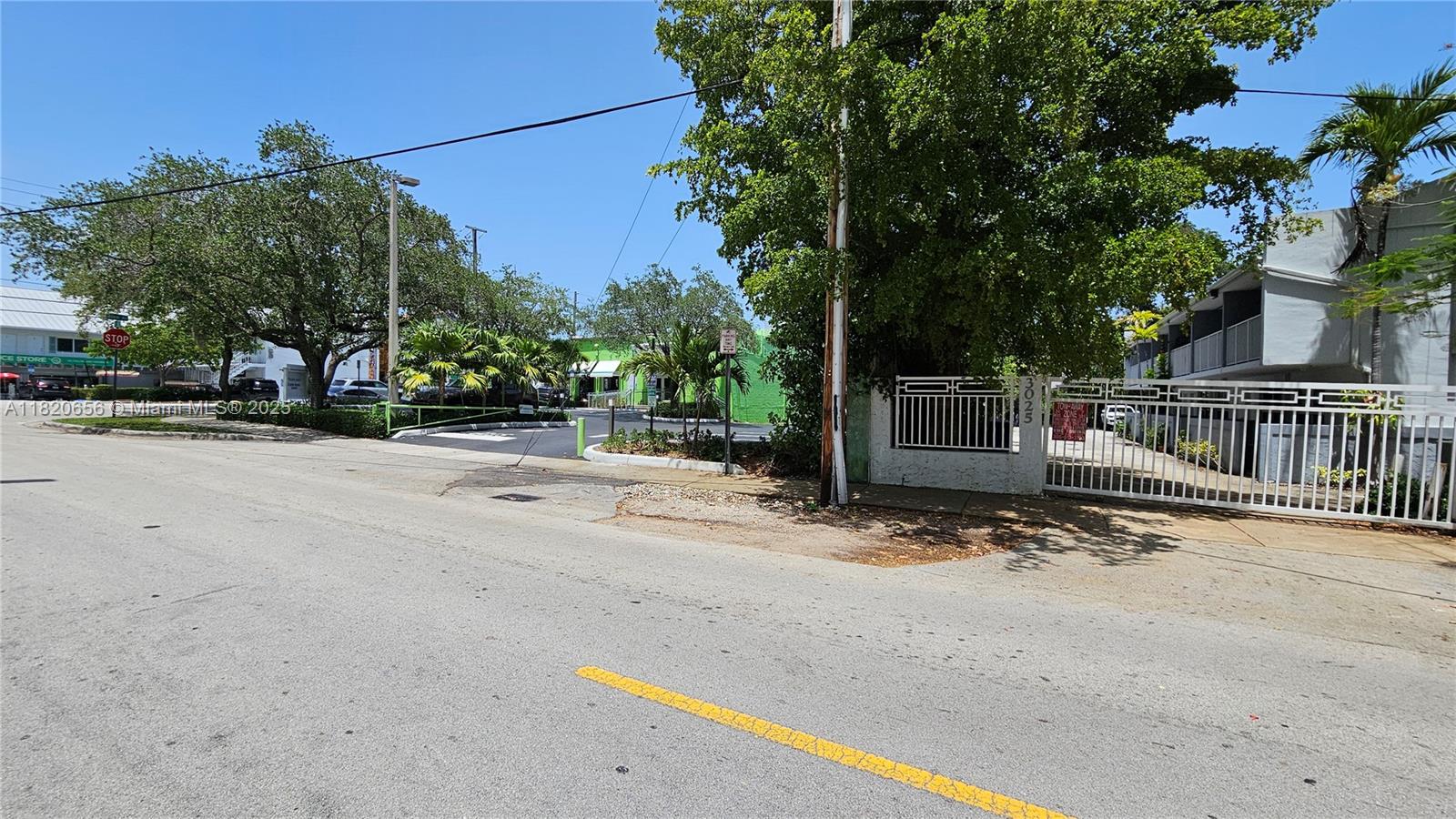 GROVE TOWNHOUSES CONDO - Residential