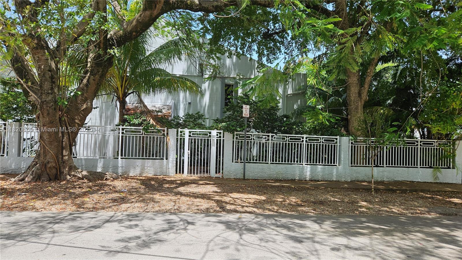 GROVE TOWNHOUSES CONDO - Residential