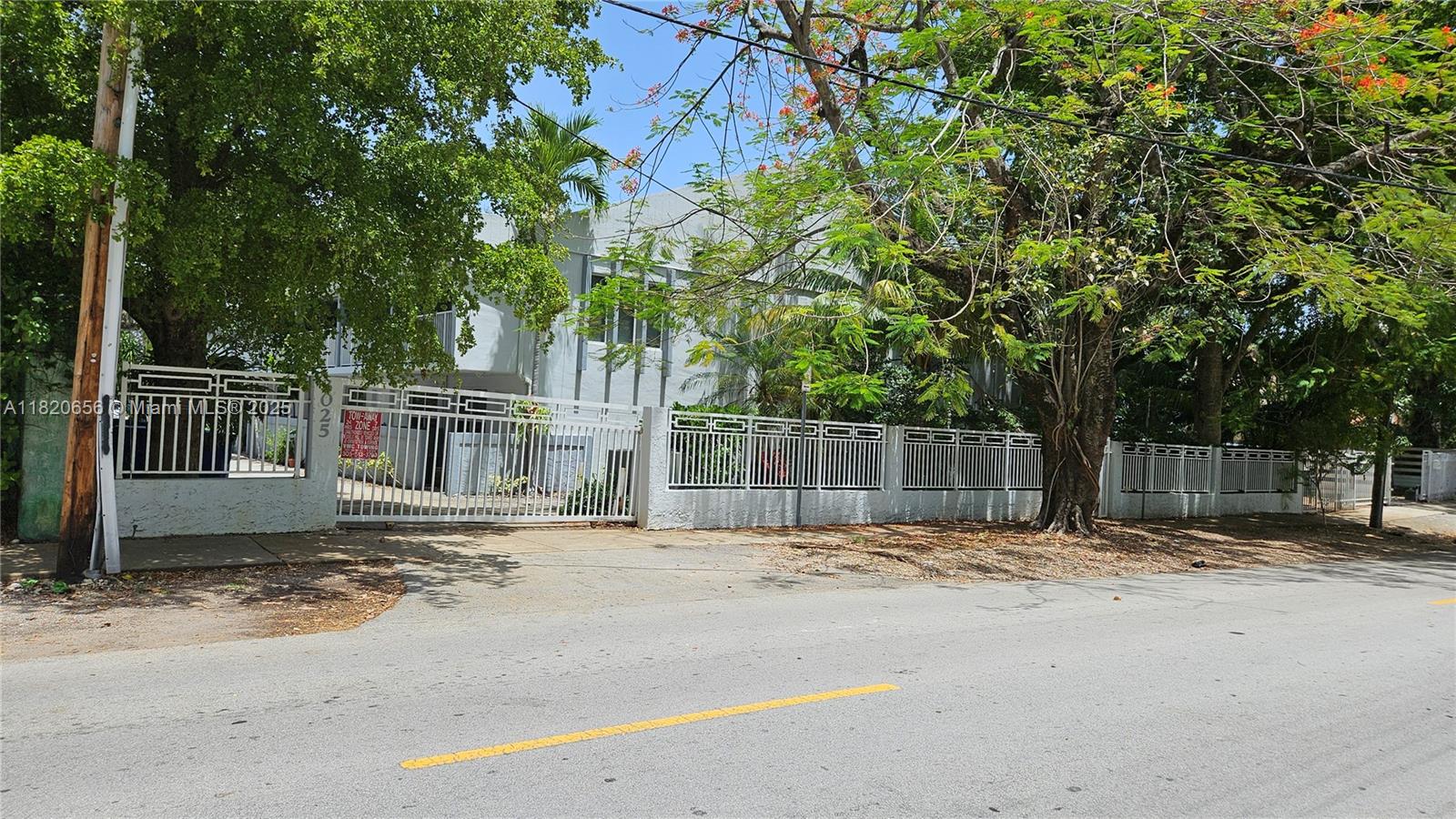 GROVE TOWNHOUSES CONDO - Residential