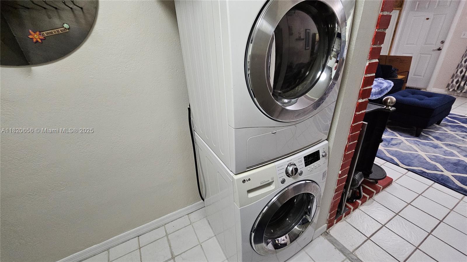 GROVE TOWNHOUSES CONDO - Residential