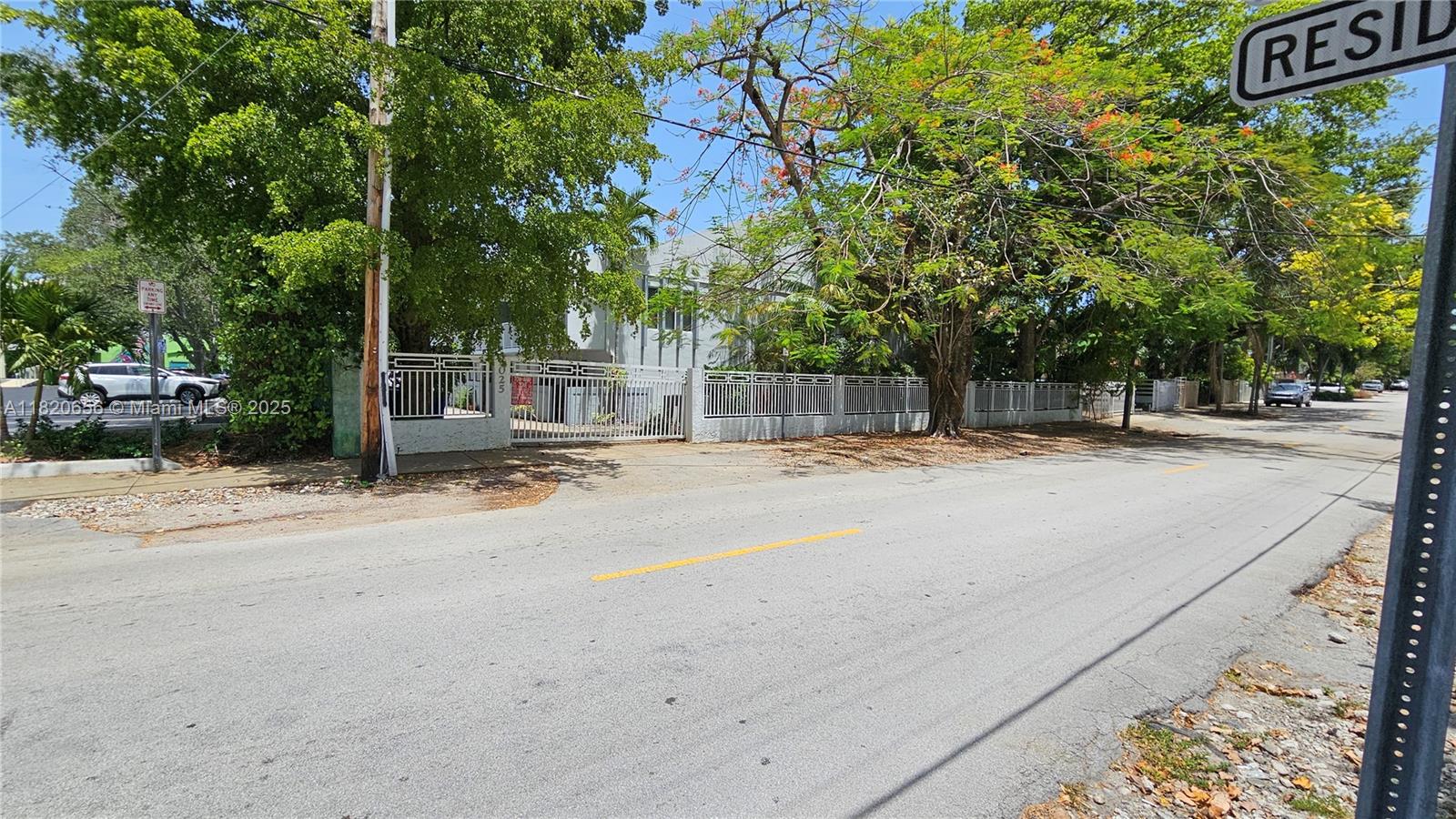 GROVE TOWNHOUSES CONDO - Residential