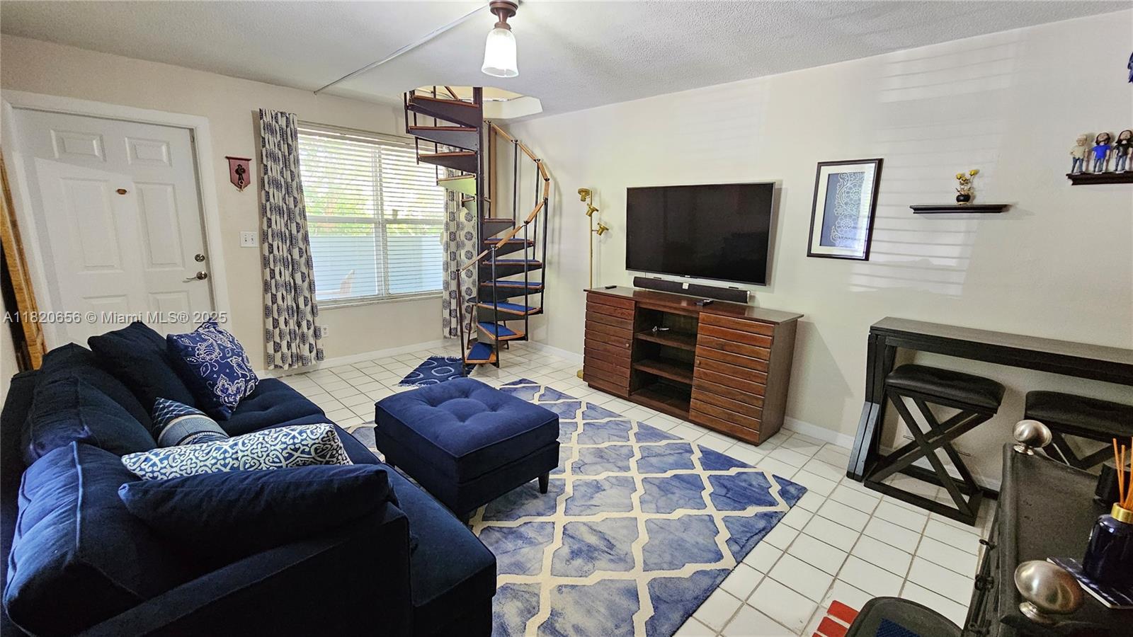 GROVE TOWNHOUSES CONDO - Residential