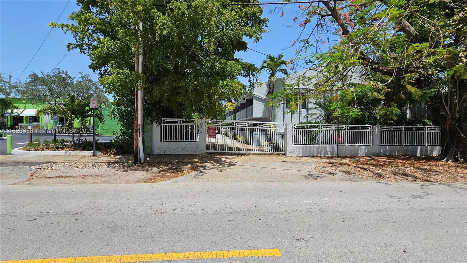 GROVE TOWNHOUSES CONDO - Residential