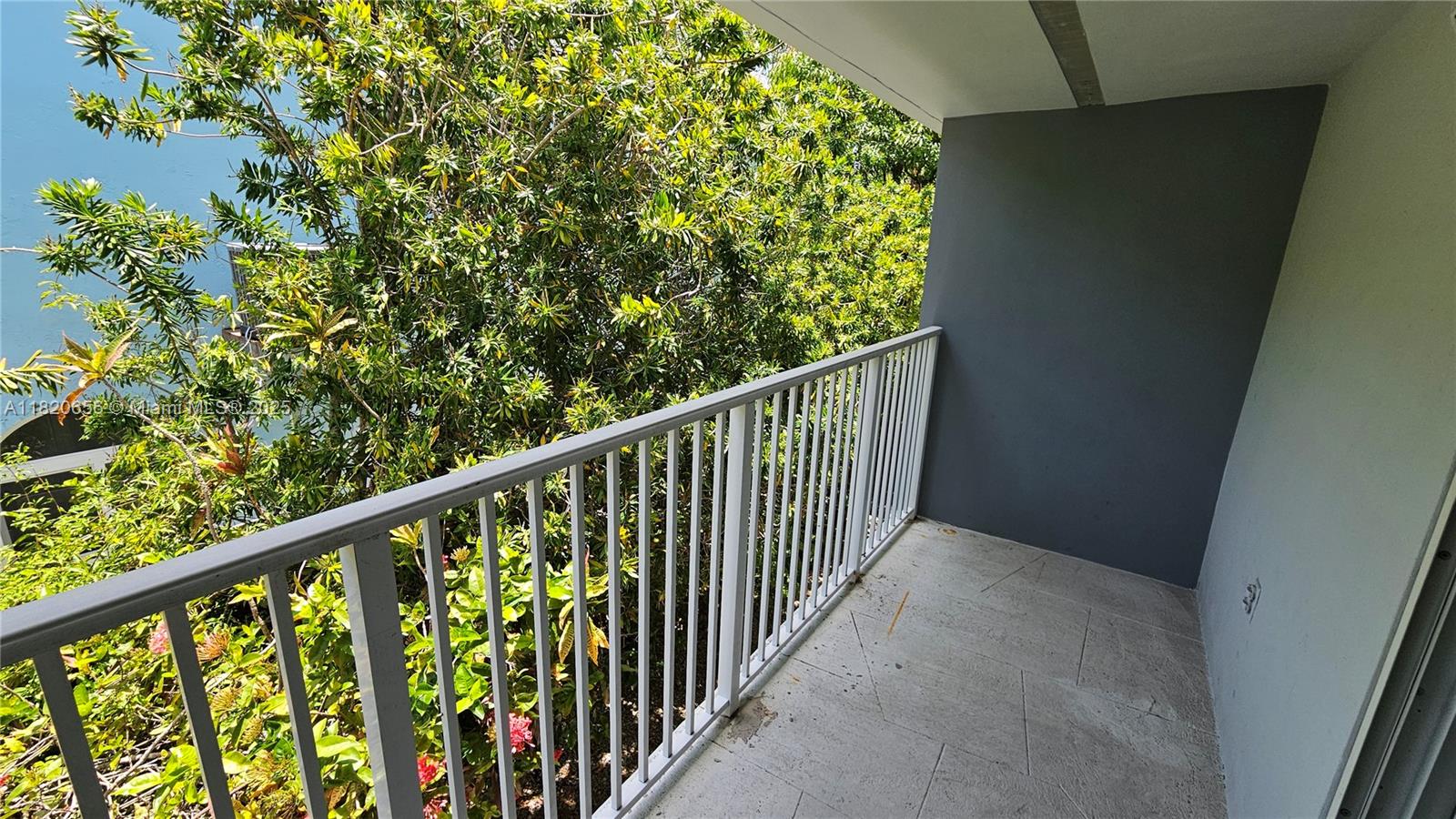 GROVE TOWNHOUSES CONDO - Residential