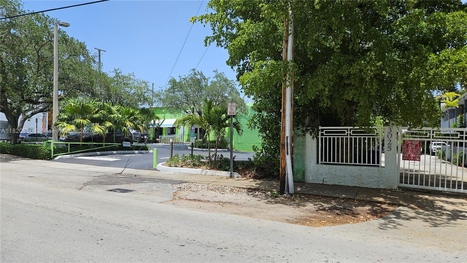 GROVE TOWNHOUSES CONDO - Residential