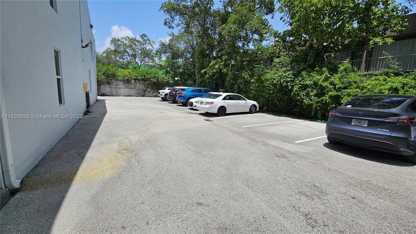 GROVE TOWNHOUSES CONDO - Residential