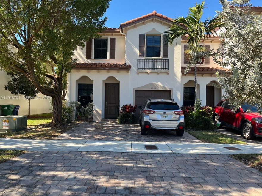 Stunning 4-bedroom, 4-bath residence with a modern kitchen and soaring ceilings. One of the four bathrooms is a guest half-bath for visitors. The open main floor is perfect for entertaining. Enjoy a spacious uncovered patio, ideal for barbecues and outdoor gatherings in the warm Miami weather. Located in a resort-inspired community with a sparkling pool, fully equipped gym, and children’s play area — all within walking distance from the home.