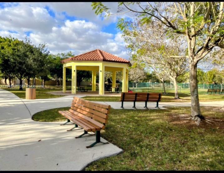 VENETIAN PARC WEST - Residential