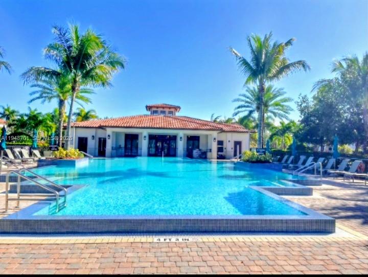 VENETIAN PARC WEST - Residential