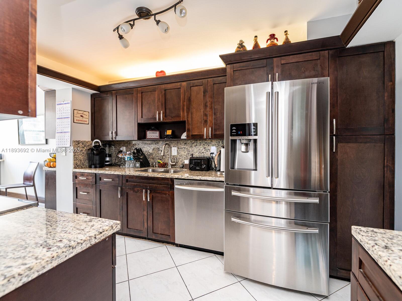 BRITANNIA AT QUADOMAIN CO - Residential Lease