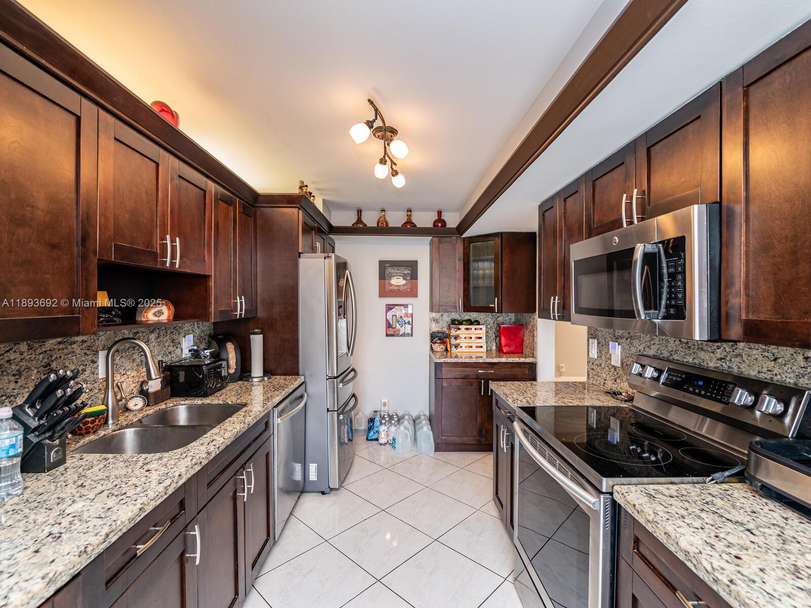 BRITANNIA AT QUADOMAIN CO - Residential Lease