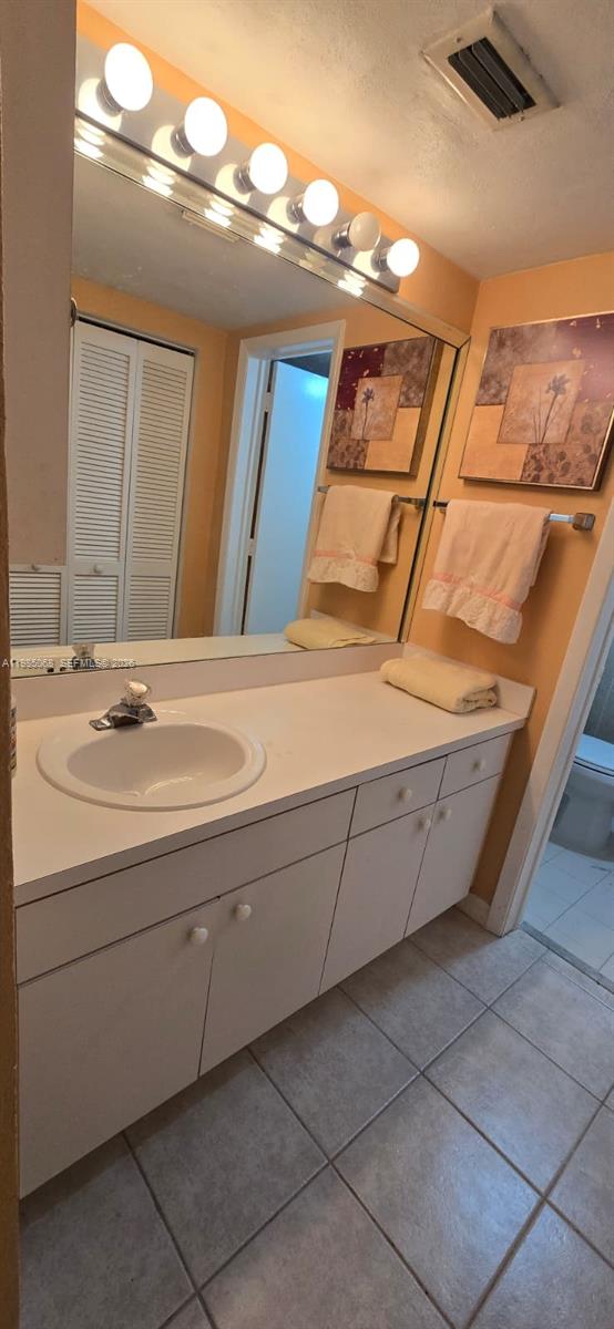 VILLAS OF MIAMI LAKES CON - Residential