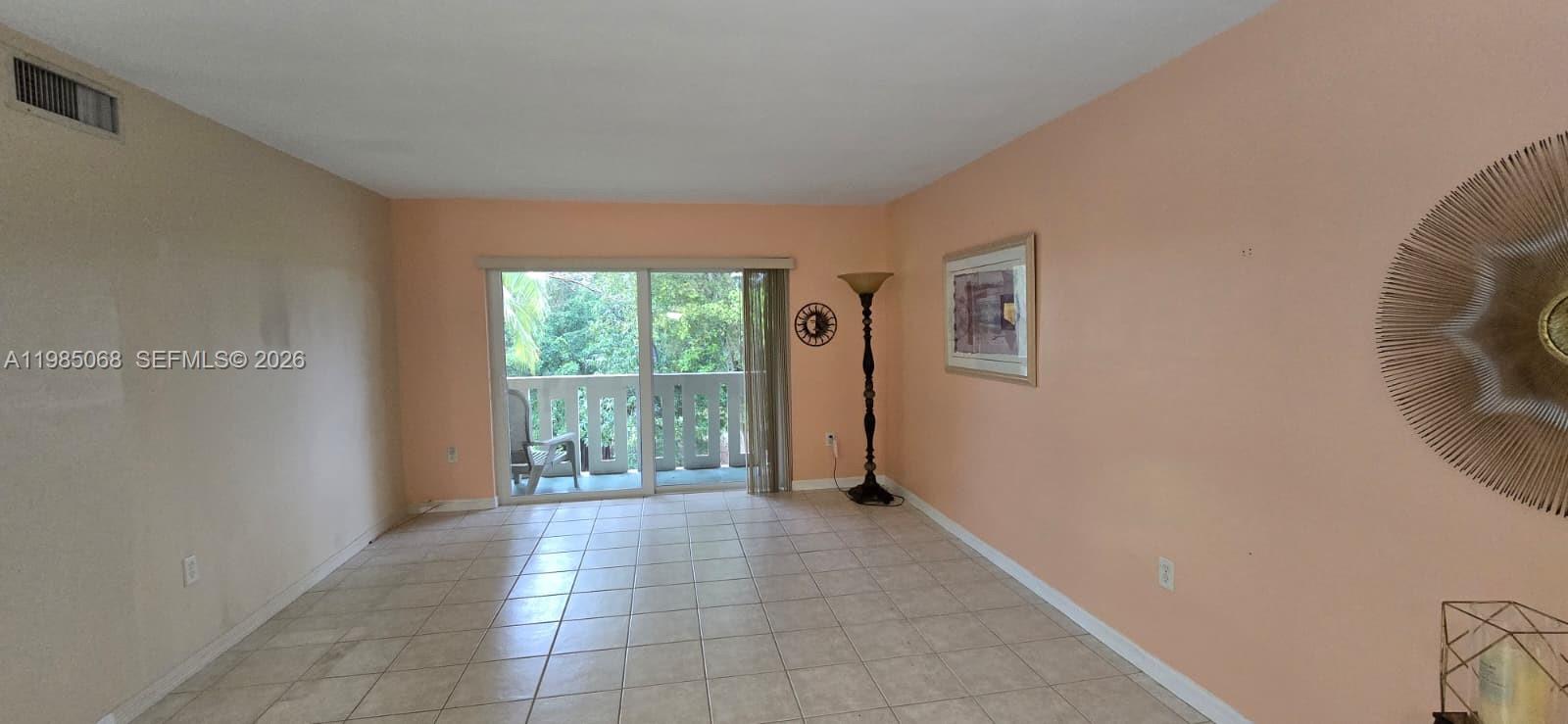 VILLAS OF MIAMI LAKES CON - Residential