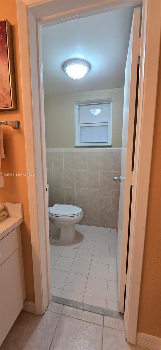 VILLAS OF MIAMI LAKES CON - Residential