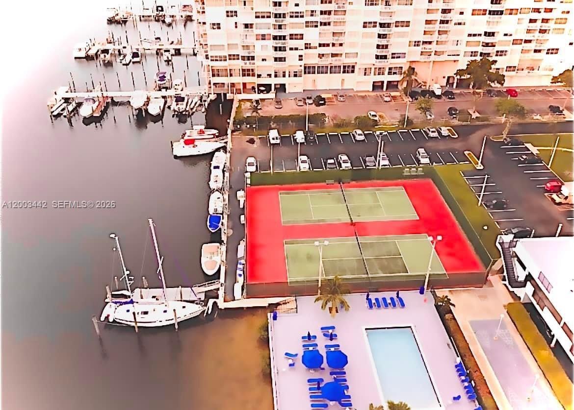 COMMODORE PLAZA CONDO - Residential