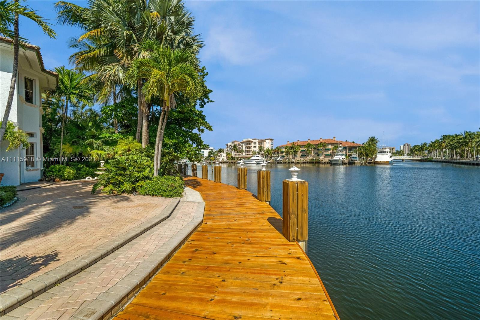 NAVARRO ISLE - Residential