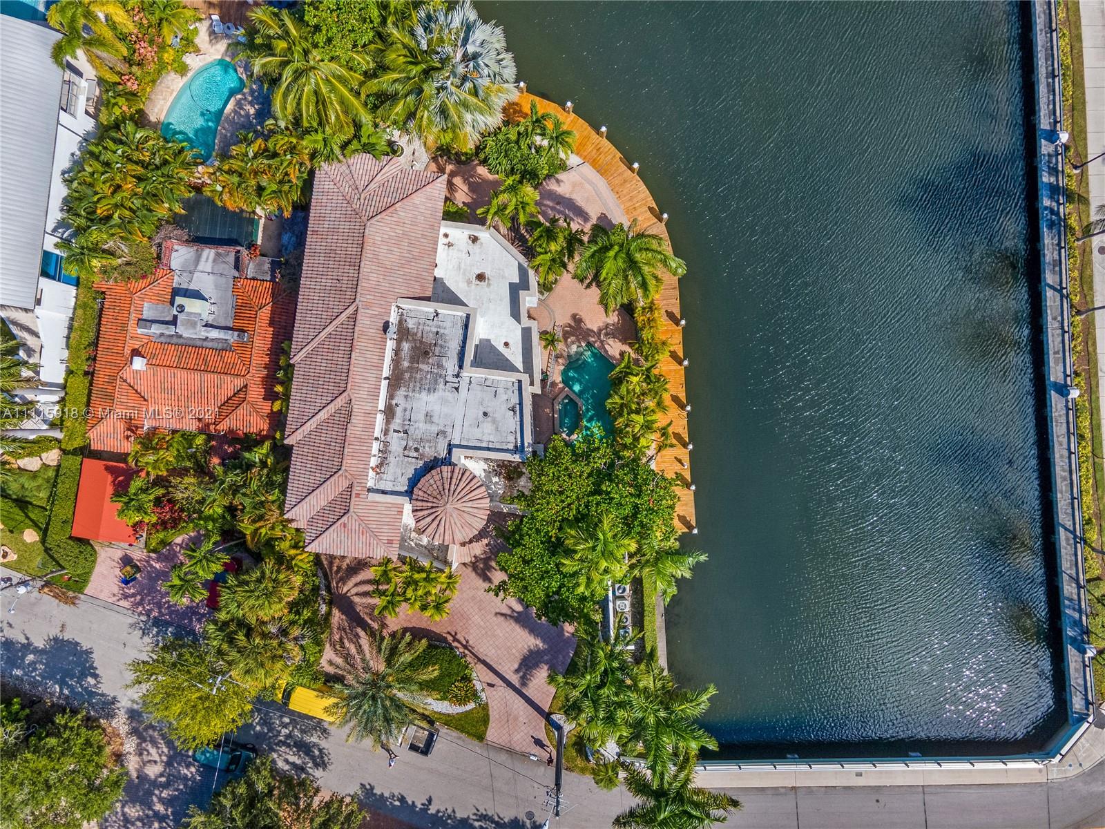 NAVARRO ISLE - Residential