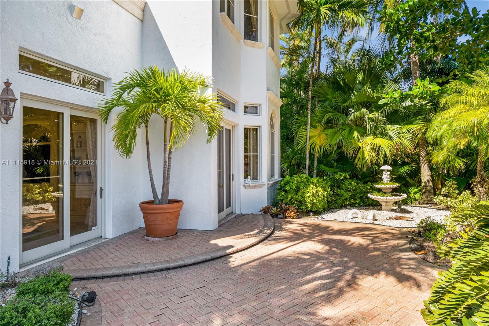 NAVARRO ISLE - Residential