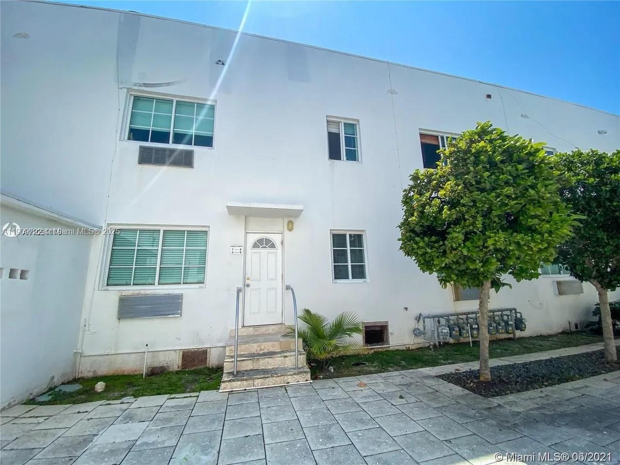 THE LOFTS AT COLLINS COND - Residential Lease