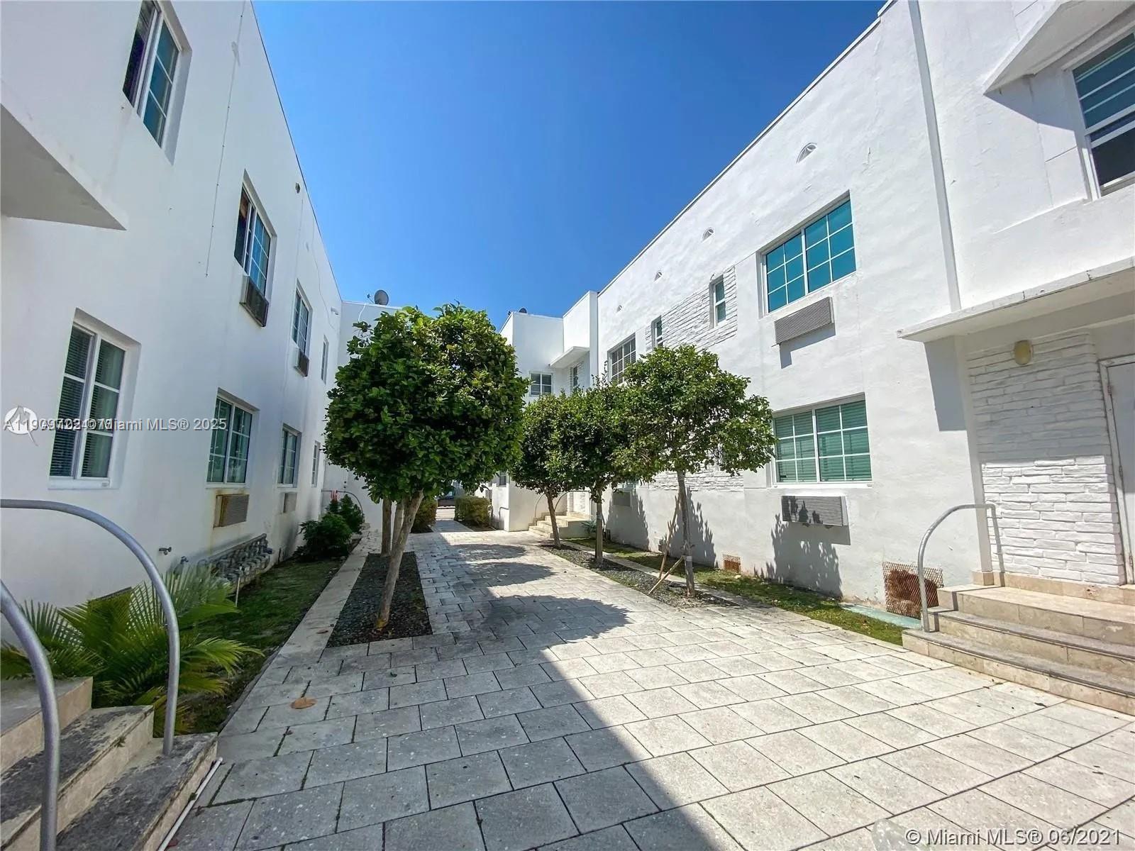 THE LOFTS AT COLLINS COND - Residential Lease