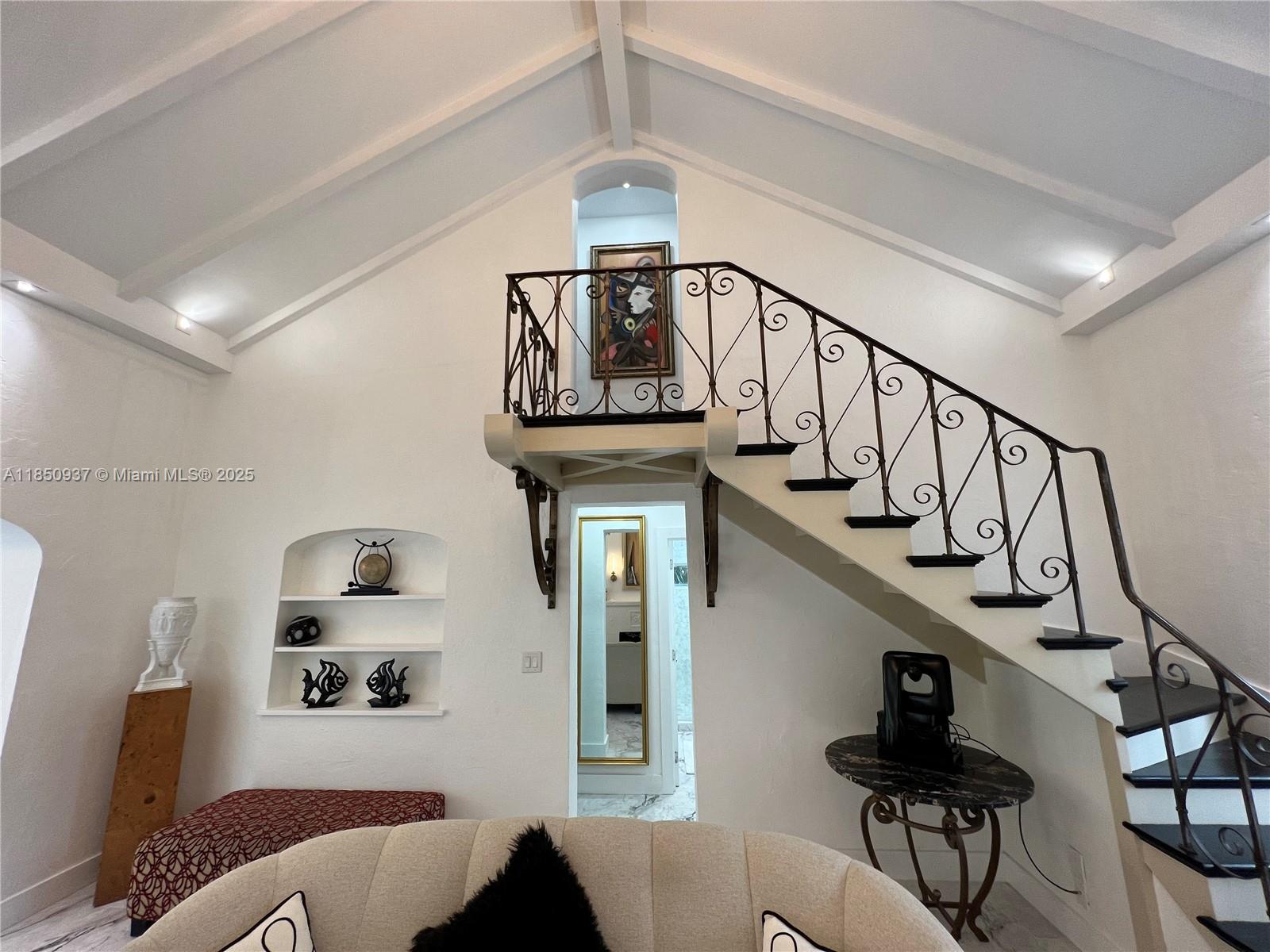 435 NE 77th St Rd